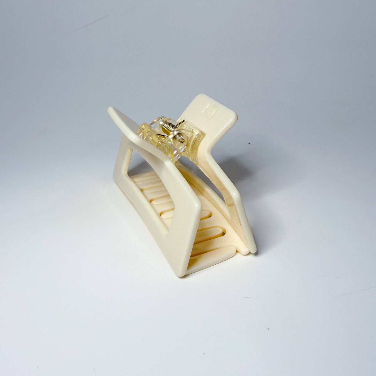 Claw Clip  |  Butter  |  Midi