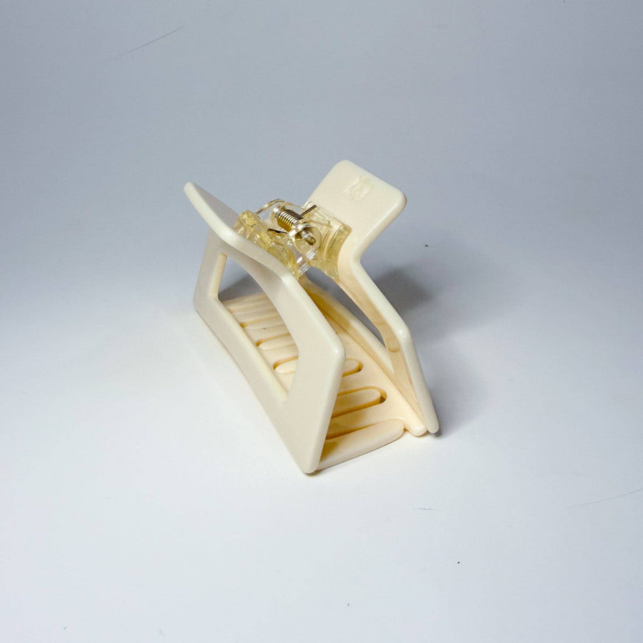 Claw Clip  |  Butter  |  Midi