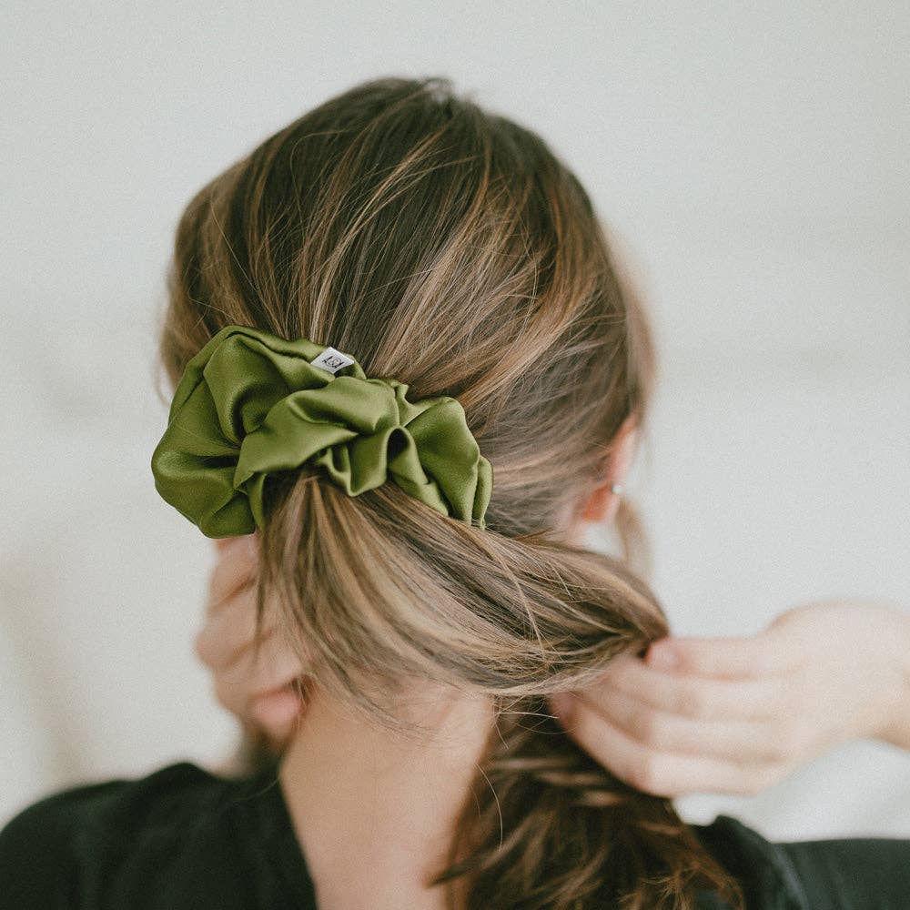 100% Silk Scrunchie  |  Light Green  |  Regular