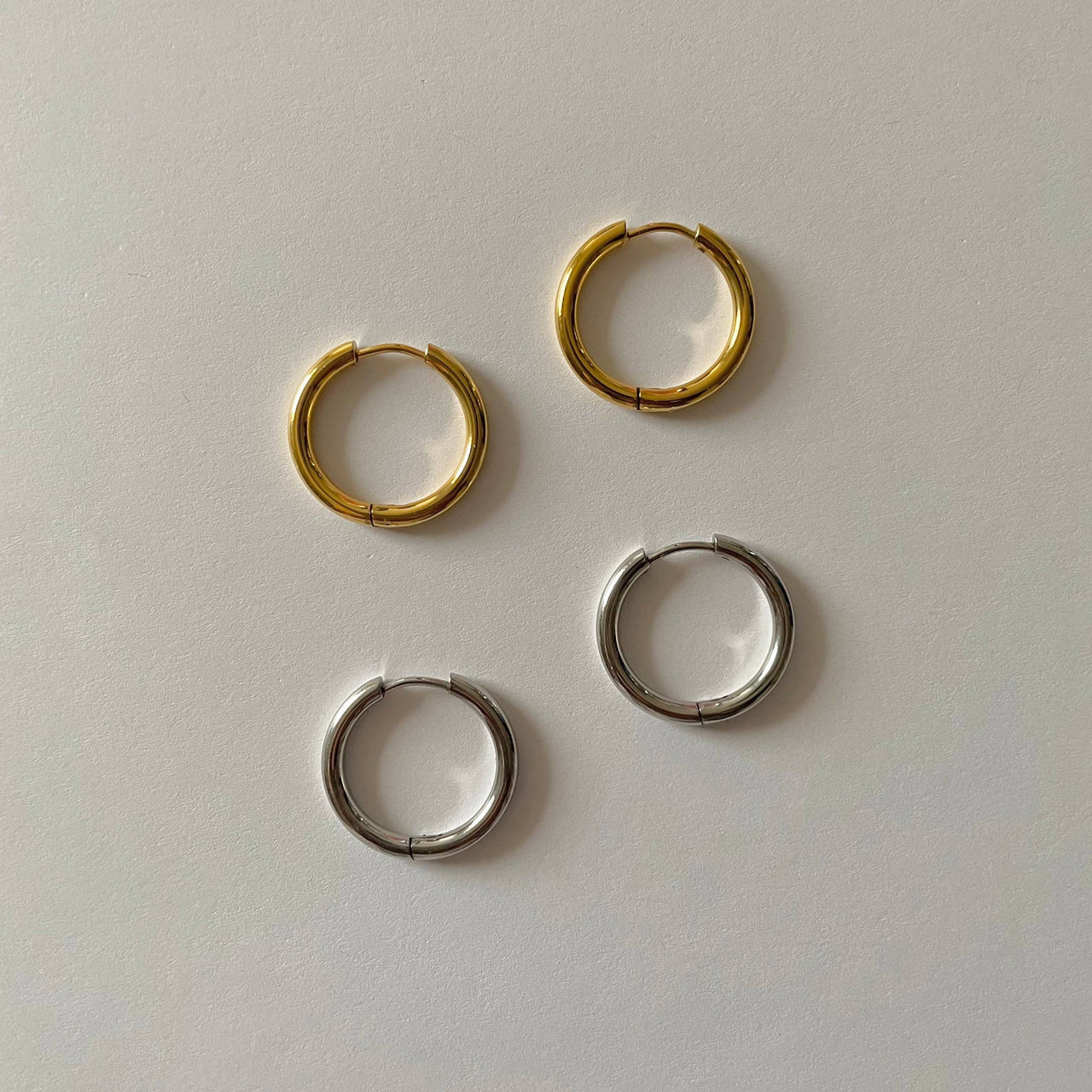 Minimal Hoops 2.0  |  19mm  |  Silver