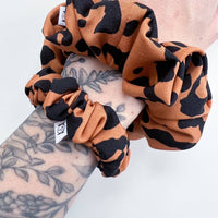 Thumbnail for Scrunchie Contrast Leopard: Regular