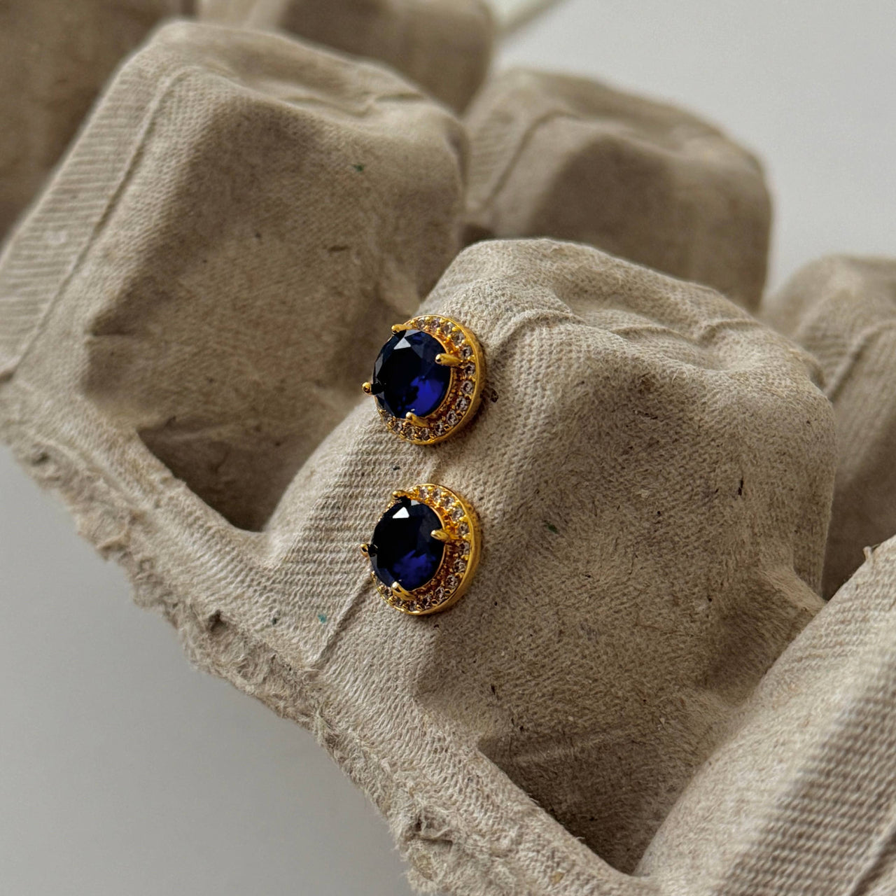 Rika 2.0 Round Studs