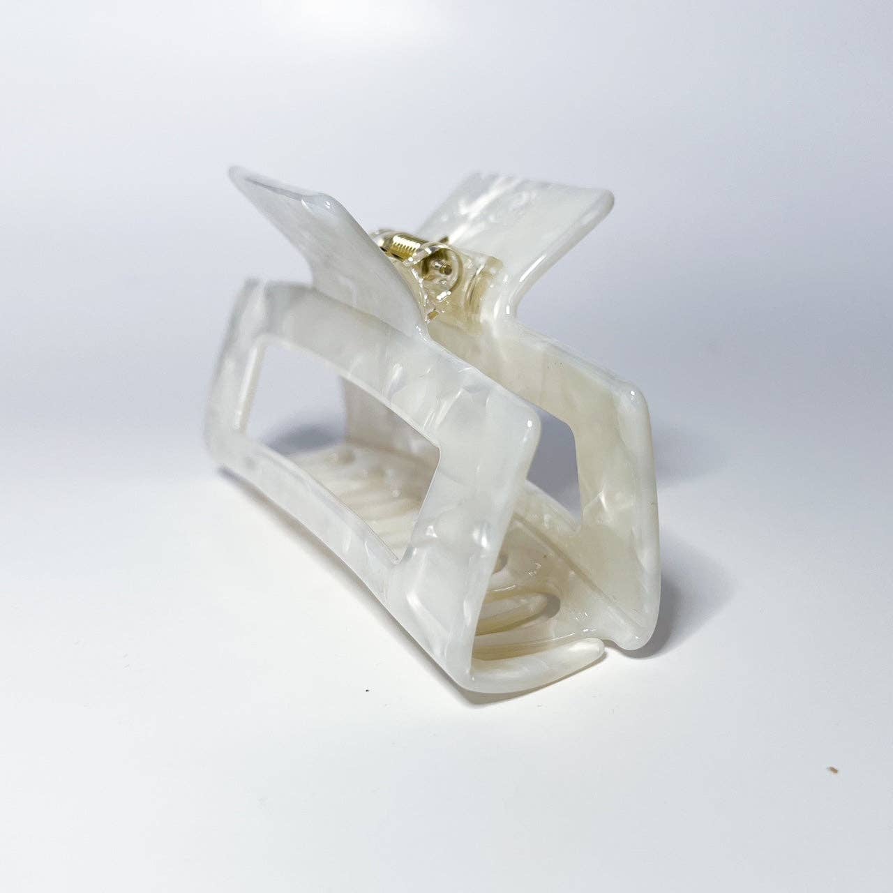 Claw Clip  |  Pearl  |  Large