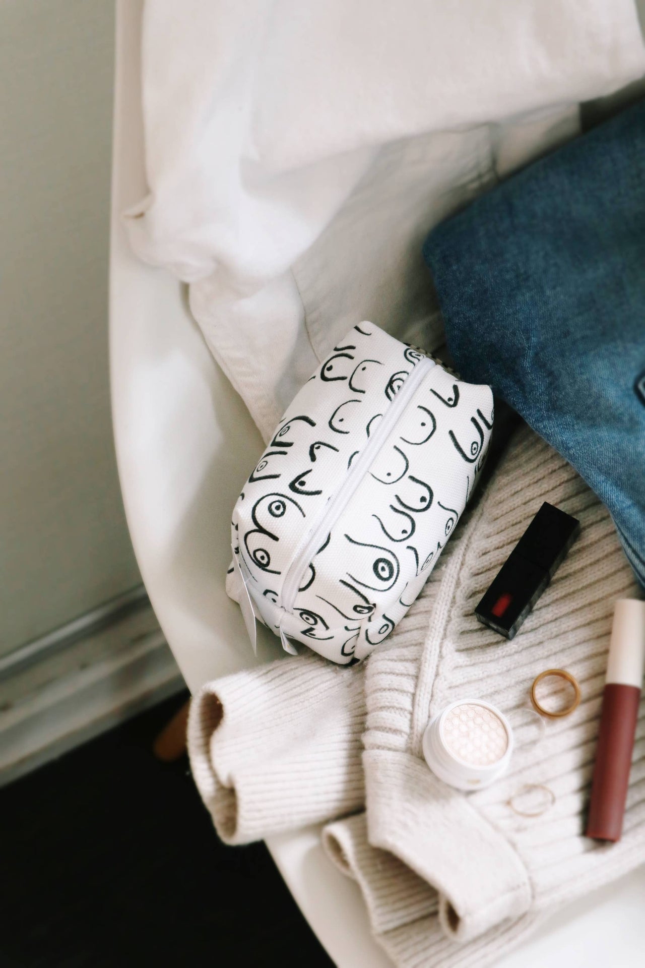 Makeup Bag  |  Woman Series  |  Medium