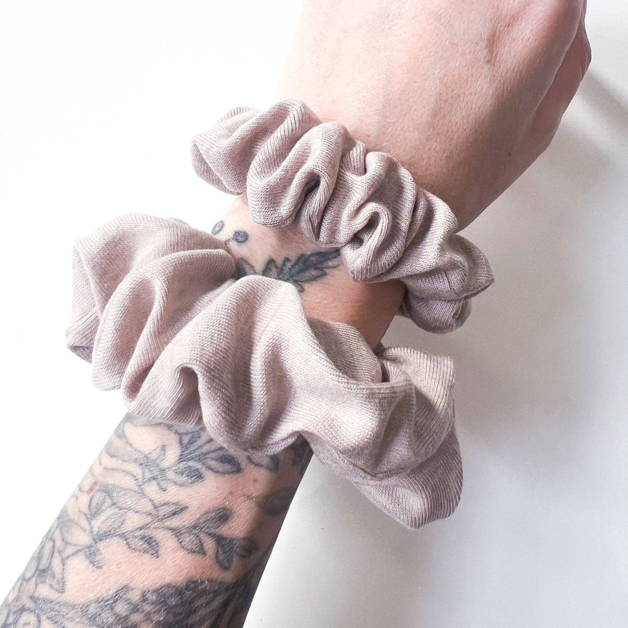 Scrunchie  |  Oatmeal  |  Regular